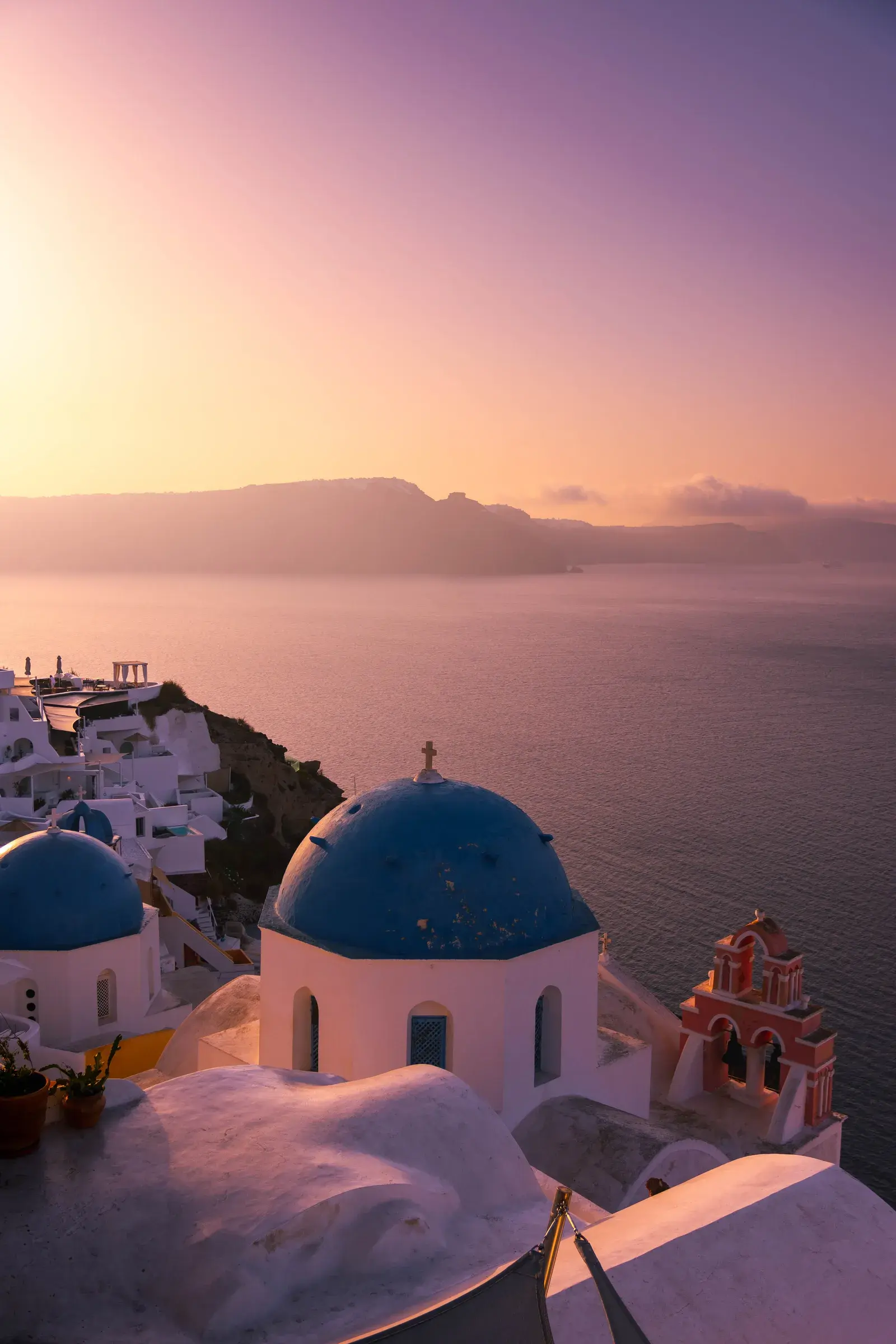 Τυπική ελληνική εκκλησία στη Σαντορίνη